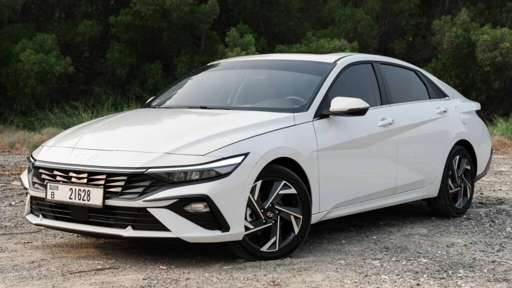 Hyundai Elantra Rent a car Dubai