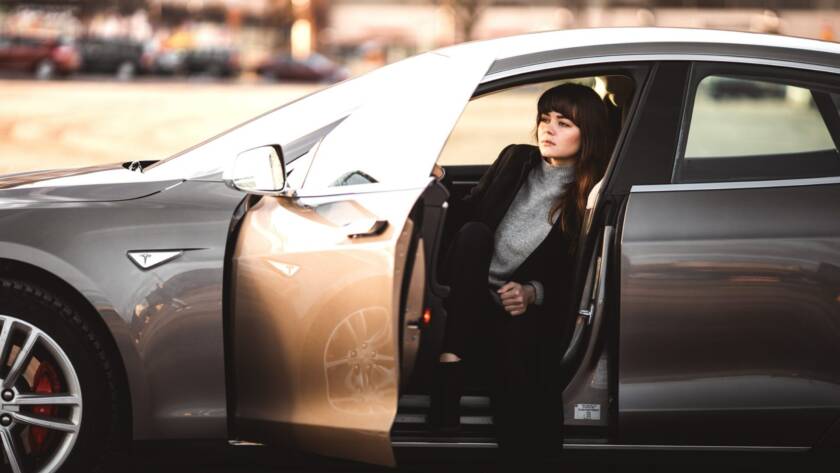 Can Women Drive in Dubai