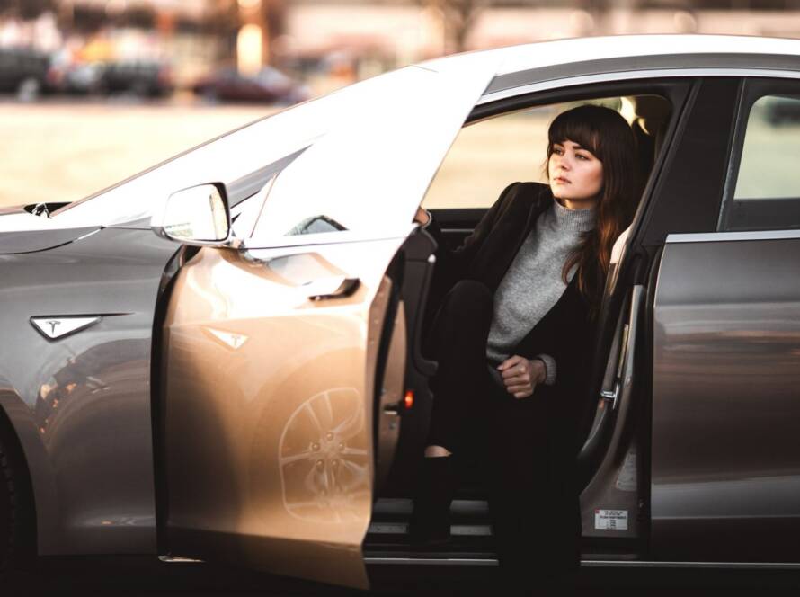 Can Women Drive in Dubai